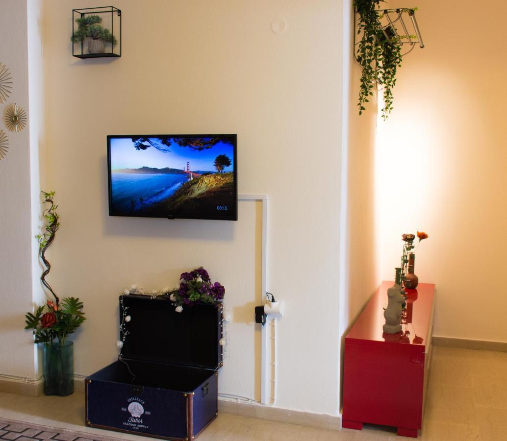 Ρetipe Penthouse Apartment With Spacious Balcony In Heraklion Center Exterior photo