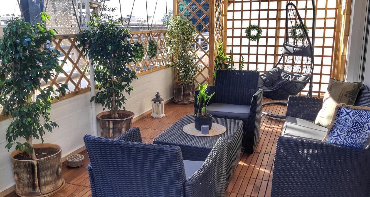 Ρetipe Penthouse Apartment With Spacious Balcony In Heraklion Center Exterior photo